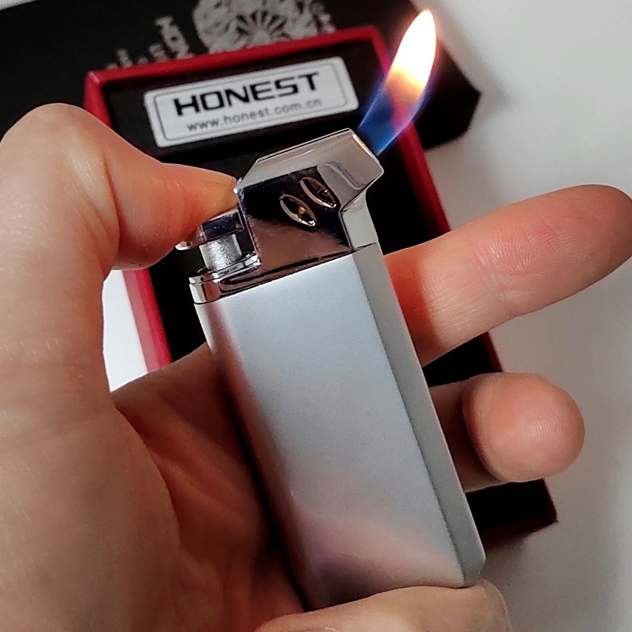 Зажигалка «Honest» газовая, в подарочной коробке, цвет стальной