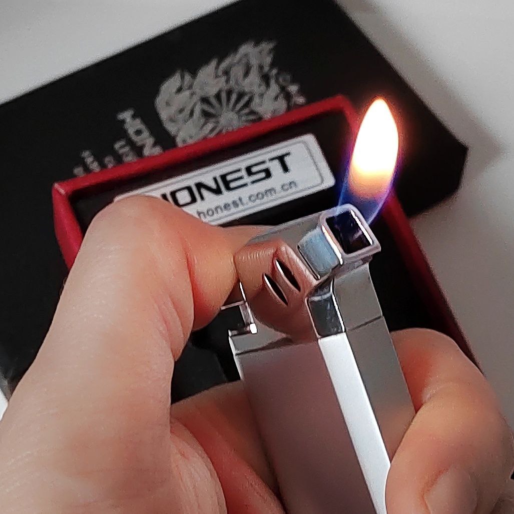 Зажигалка «Honest» газовая, в подарочной коробке, цвет стальной