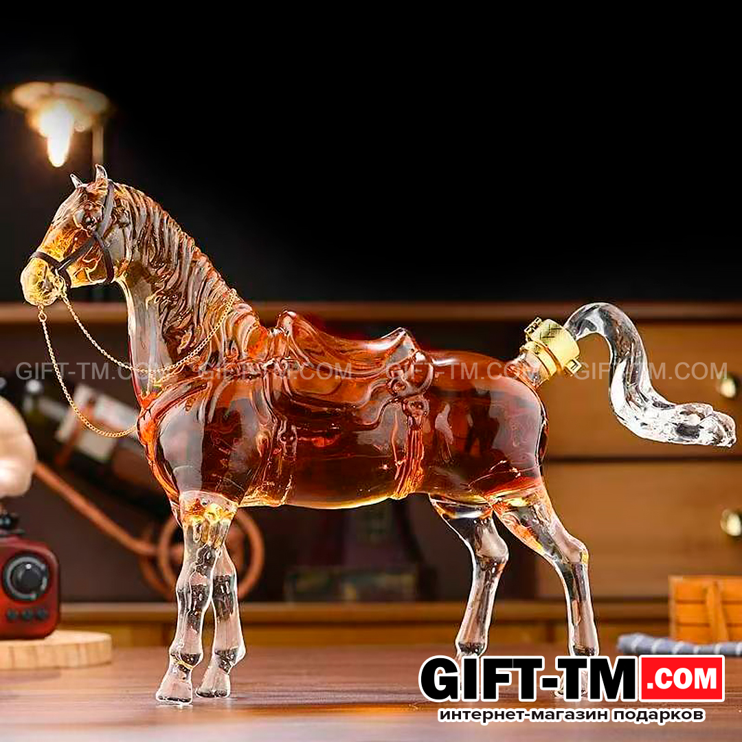 sn00990 Графин для напитков «Конь» 1100 мл — изображение 1